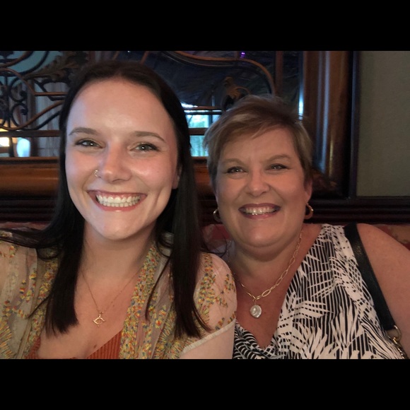 Meet your Posher, Heather - Picture 3 of 8